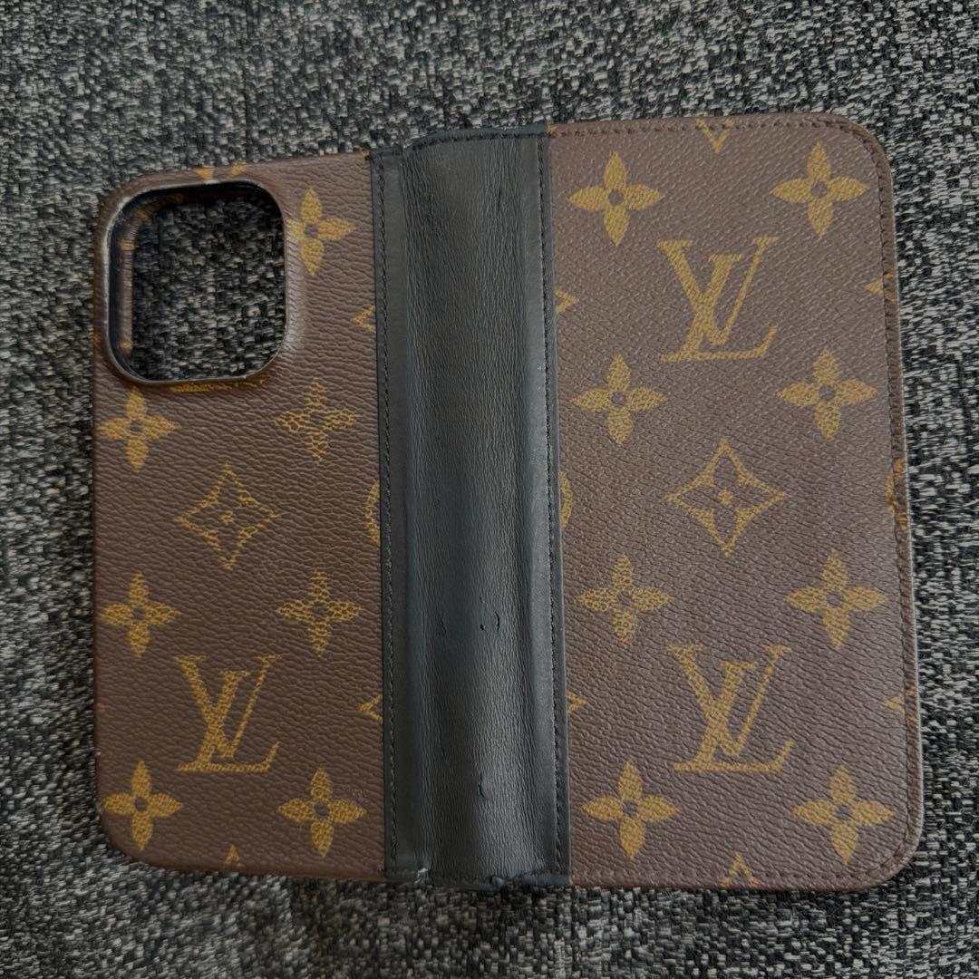 ルイヴィトン iPhone15 Pro フォリオ モノグラム 手帳型 ケース