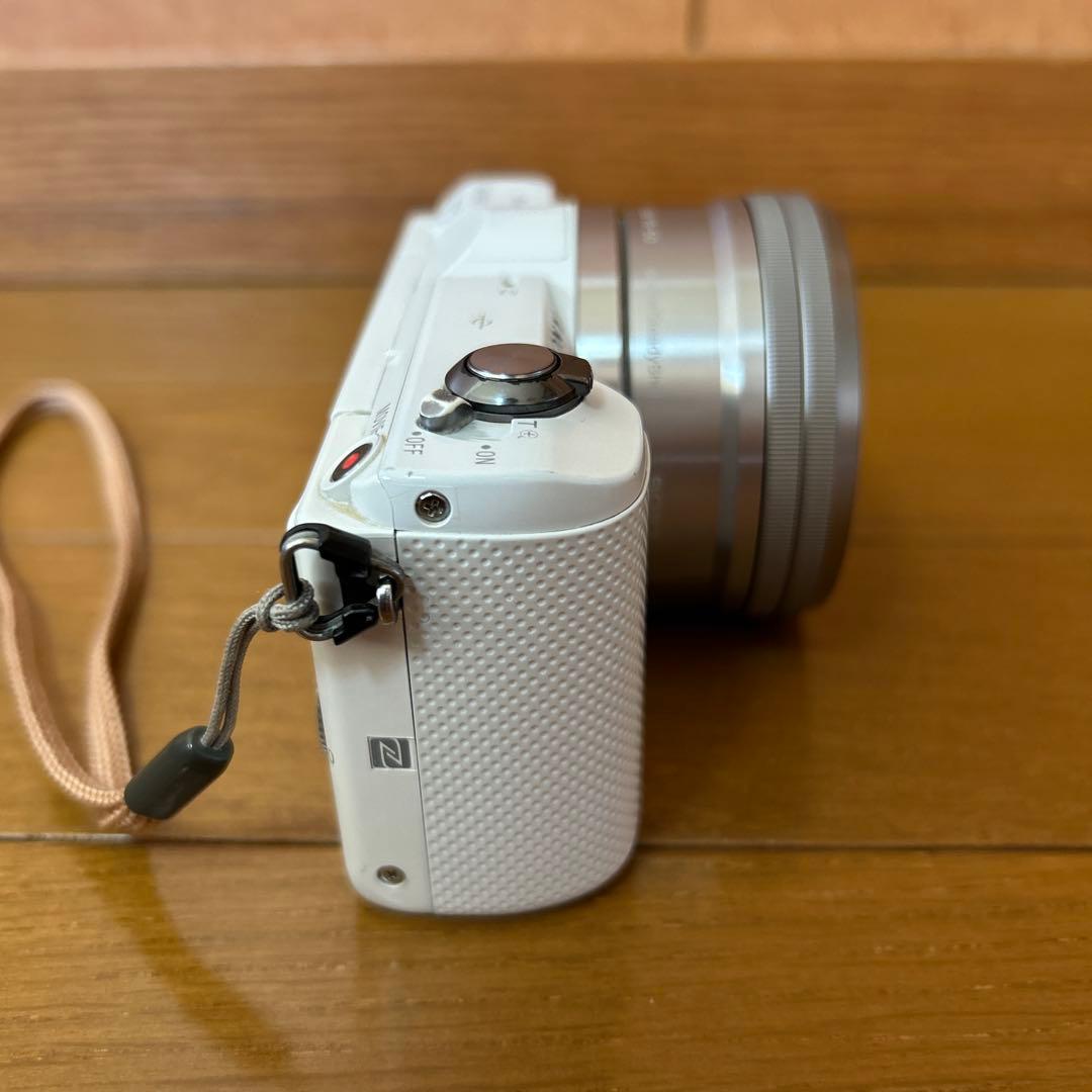 【ジャンク品】SONY α5000 ホワイト　レンズ付き