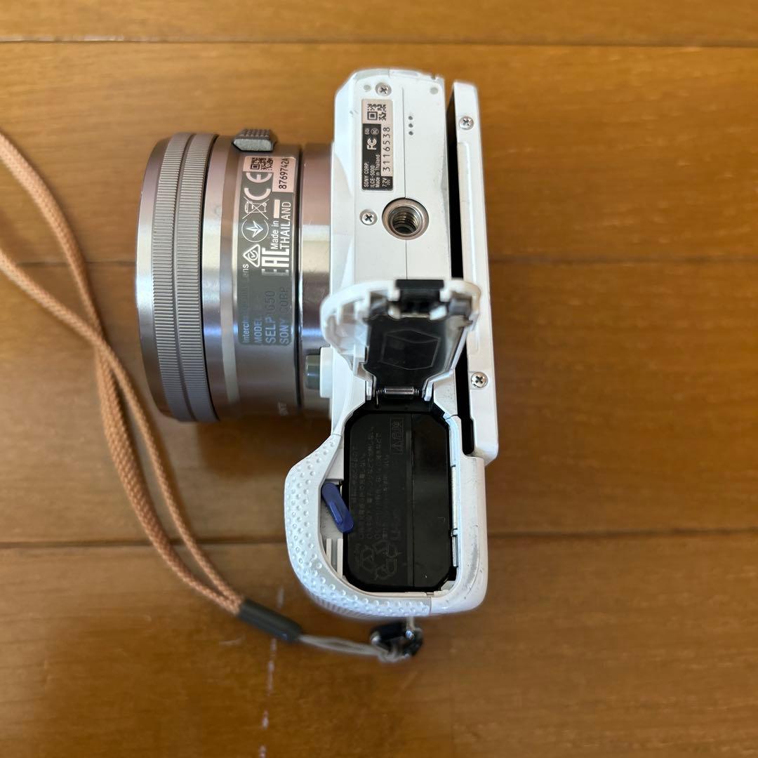 【ジャンク品】SONY α5000 ホワイト　レンズ付き