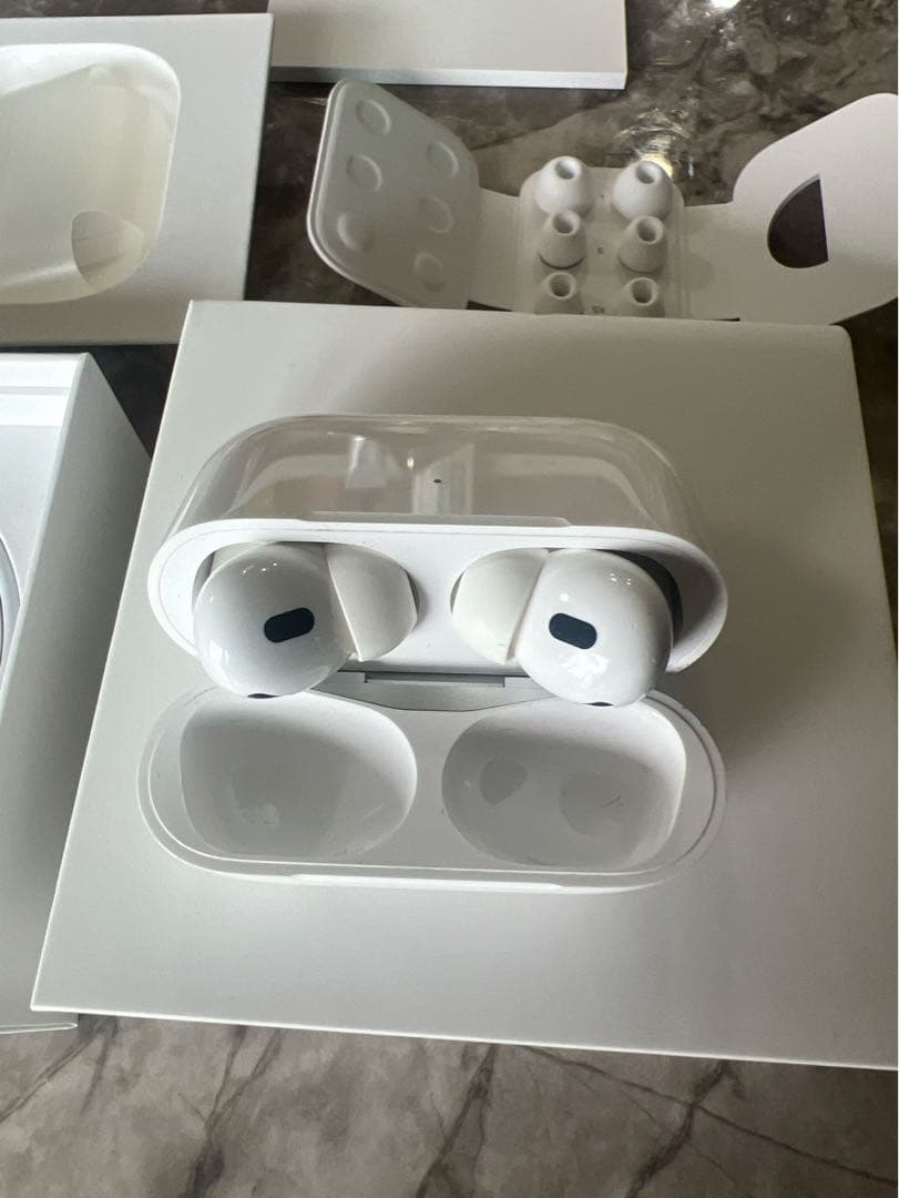 【美品】【動作確認済】AirPodsPro 第二世代 Lightning 本体