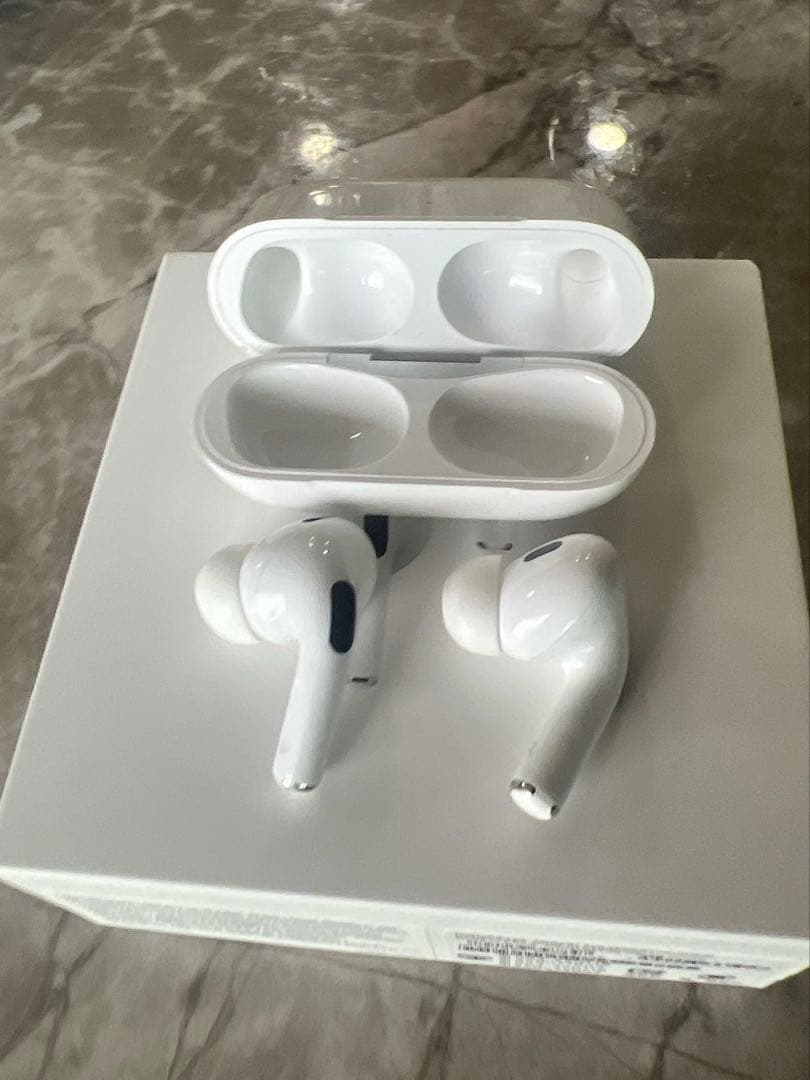 【美品】【動作確認済】AirPodsPro 第二世代 Lightning 本体