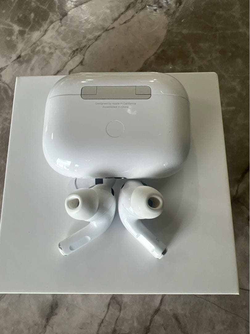 【美品】【動作確認済】AirPodsPro 第二世代 Lightning 本体