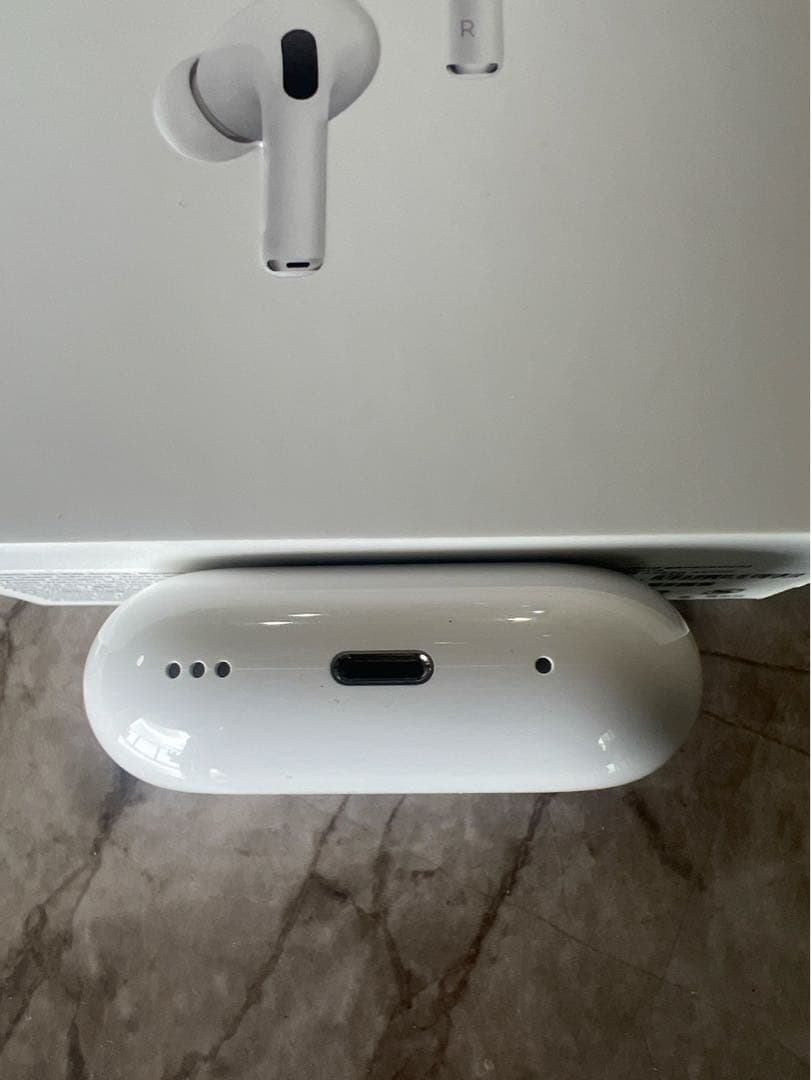 【美品】【動作確認済】AirPodsPro 第二世代 Lightning 本体