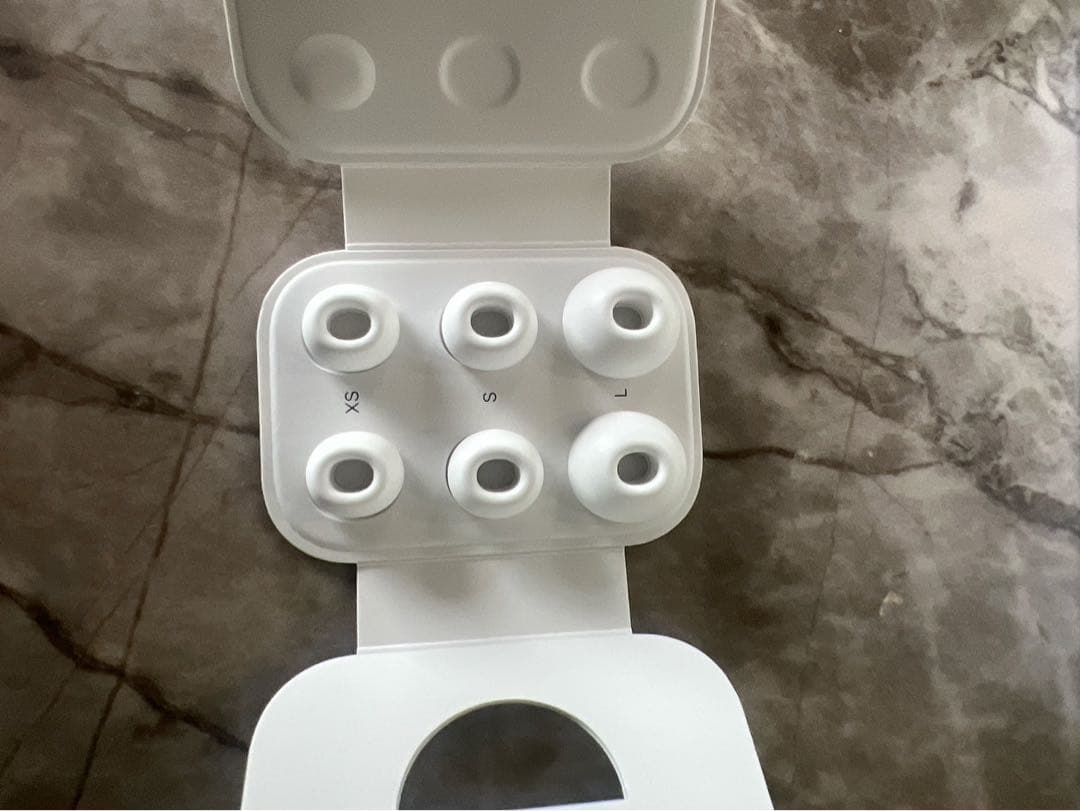 【美品】【動作確認済】AirPodsPro 第二世代 Lightning 本体