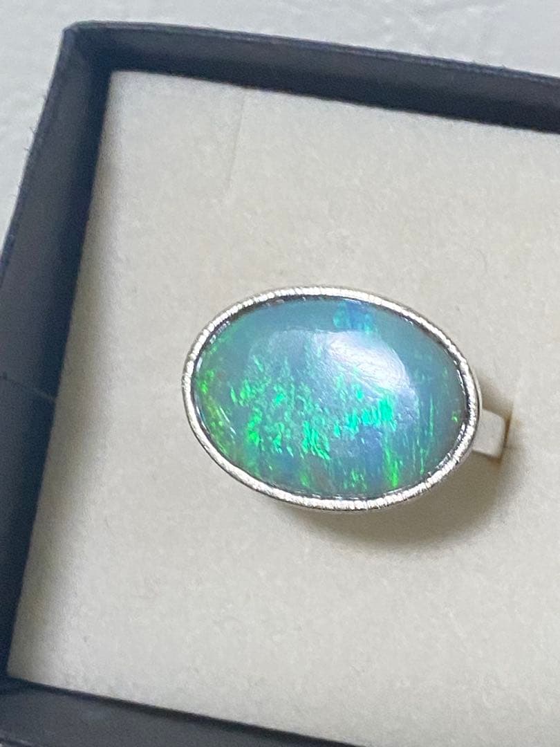 特大セミブラックオパールリング