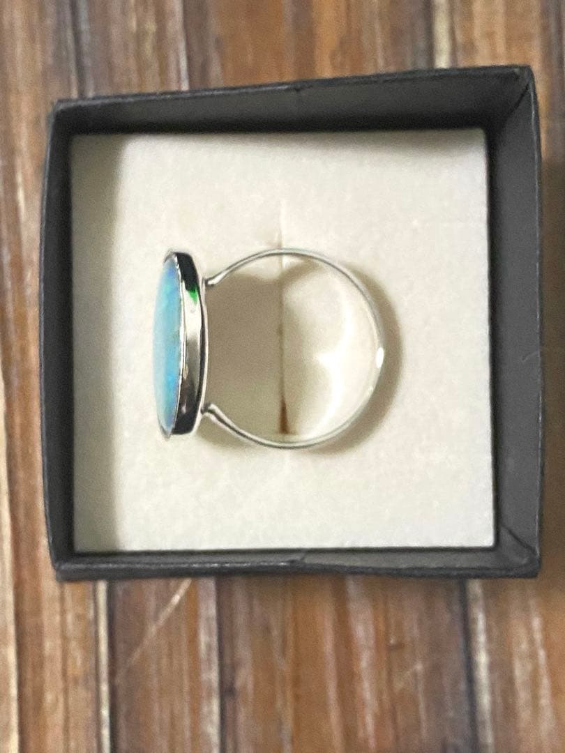 特大セミブラックオパールリング