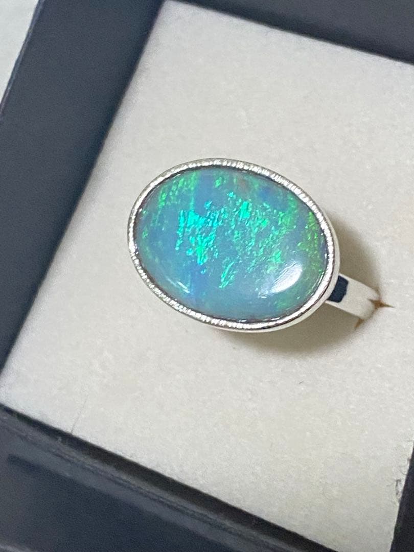 特大セミブラックオパールリング