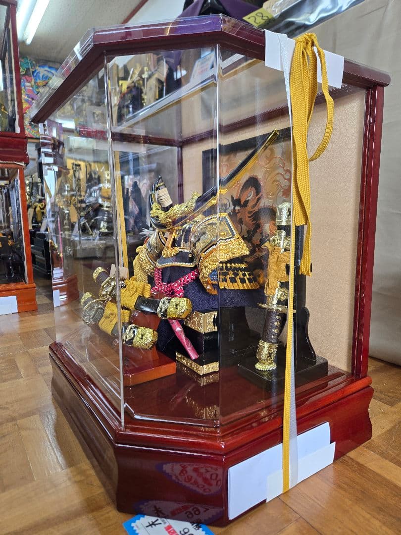 【展示品限り】五月人形　兜　伊達政宗　ケース飾り　※閉店セール　K7