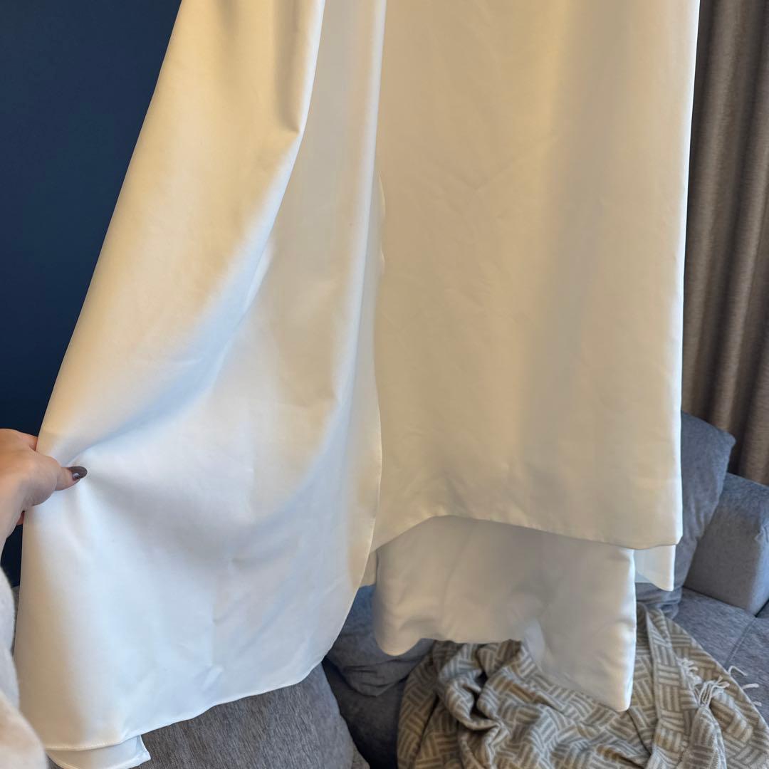 ホワイトホルターネックバックオープンドレス