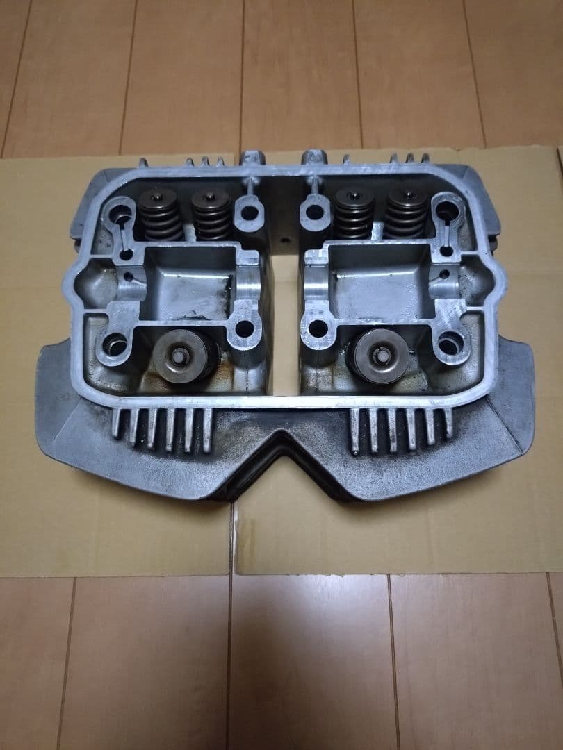 CB250Tシリンダーヘッド