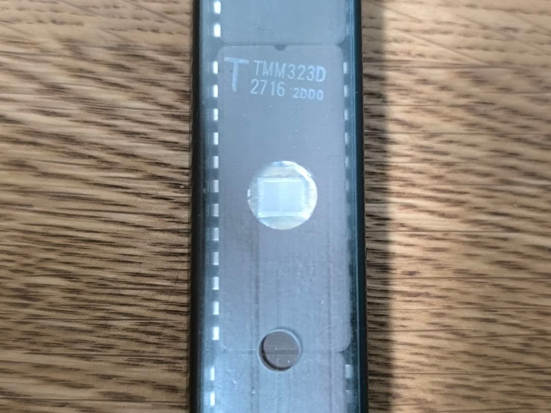 東芝 TMM323D 2716 IC 未使用品（テープリール入り５個）