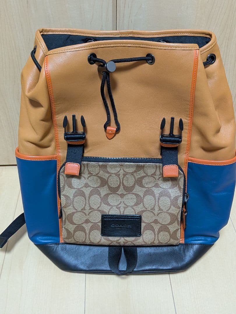 Coach リュック オレンジ 青 黒