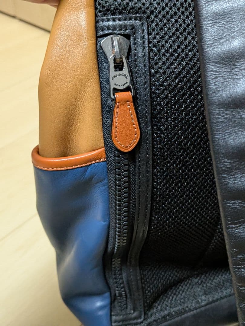 Coach リュック オレンジ 青 黒