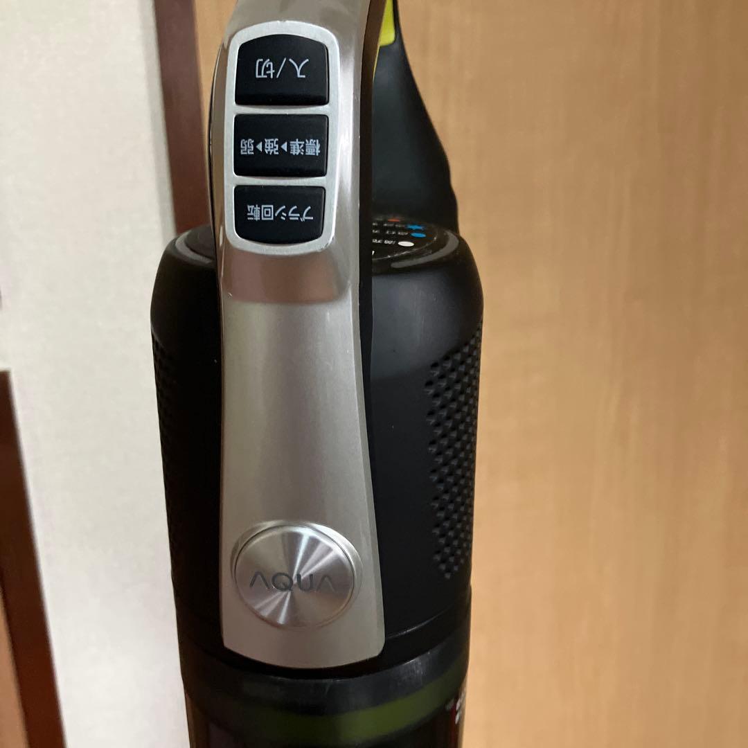 キャニスター型掃除機 黒と黄色