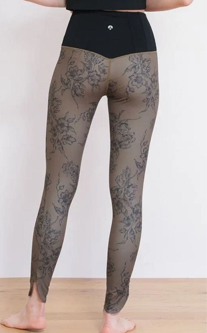 【新品タグ付き】 【SUKALA】アンティークプリントレギンス　sサイズ