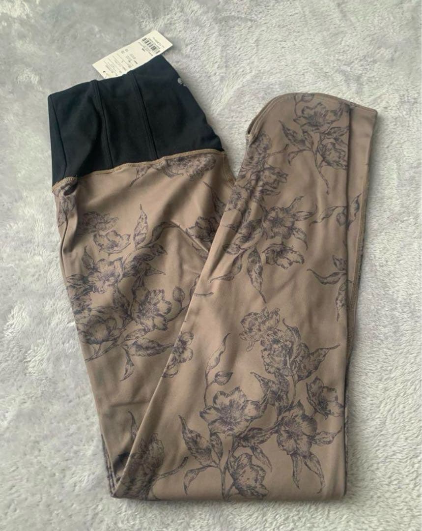 【新品タグ付き】 【SUKALA】アンティークプリントレギンス　sサイズ