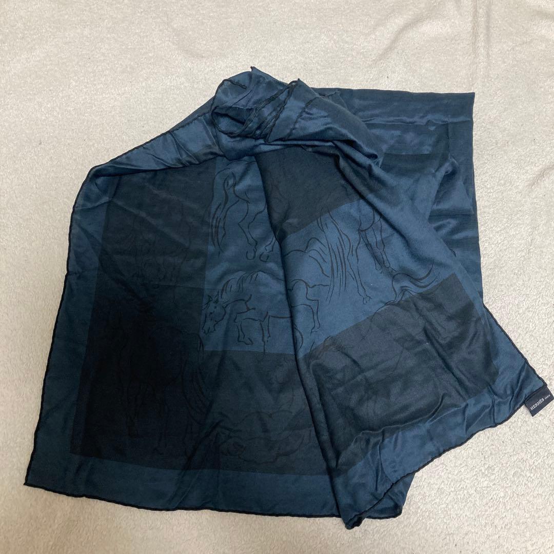 HERMÈS エルメス　ダークブルー シルク大判ストール　馬柄 197×96cm
