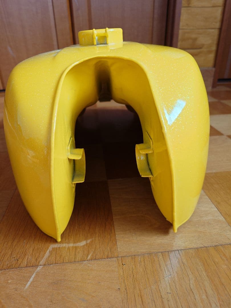 【値下げ】CB400F ヨンフォア用 純正タンク　 ラメ入りイエロー再塗装品