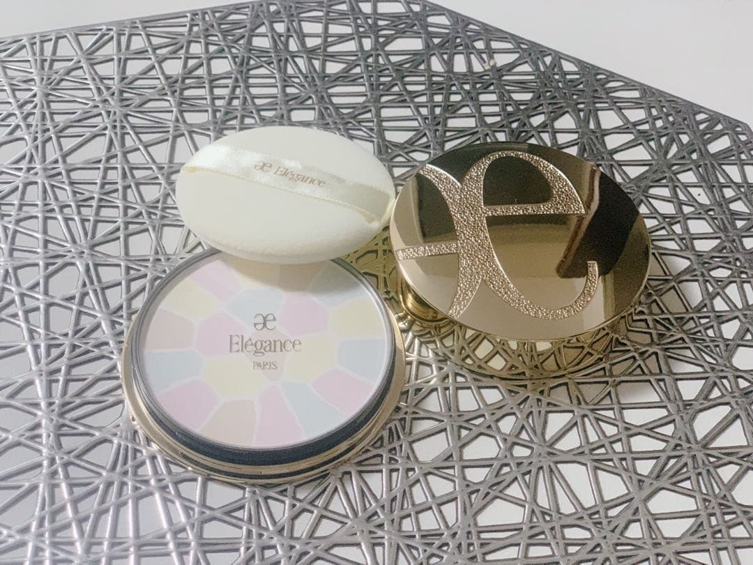 Elegance ラプードル Ⅳ パウダー　オートニュアンスリクイーズ