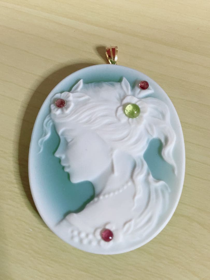 K18金天然石グリーン瑪瑙カメオペンダント　超ビッグサイズ