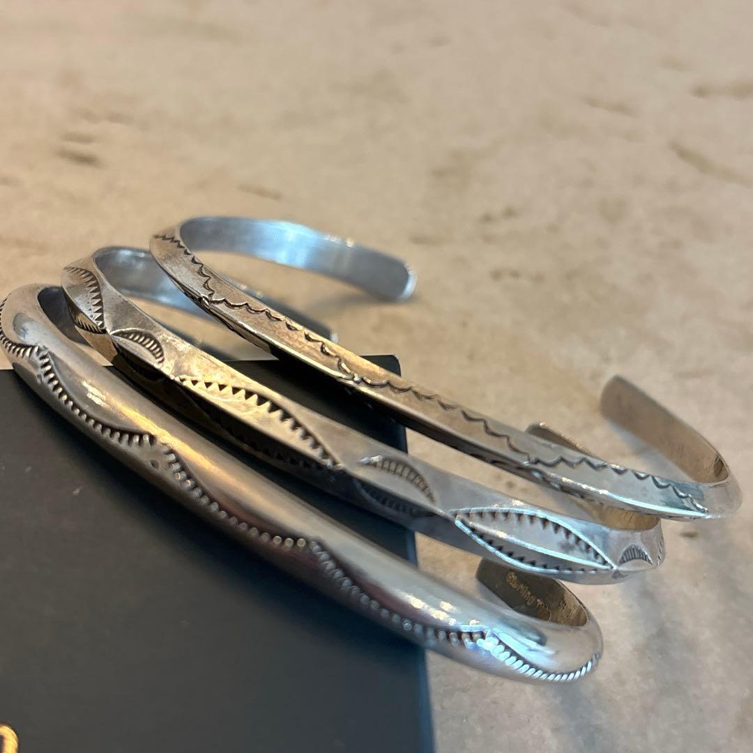 インディアンジュエリー　ナバホシルバー　バングル　スタンプワーク