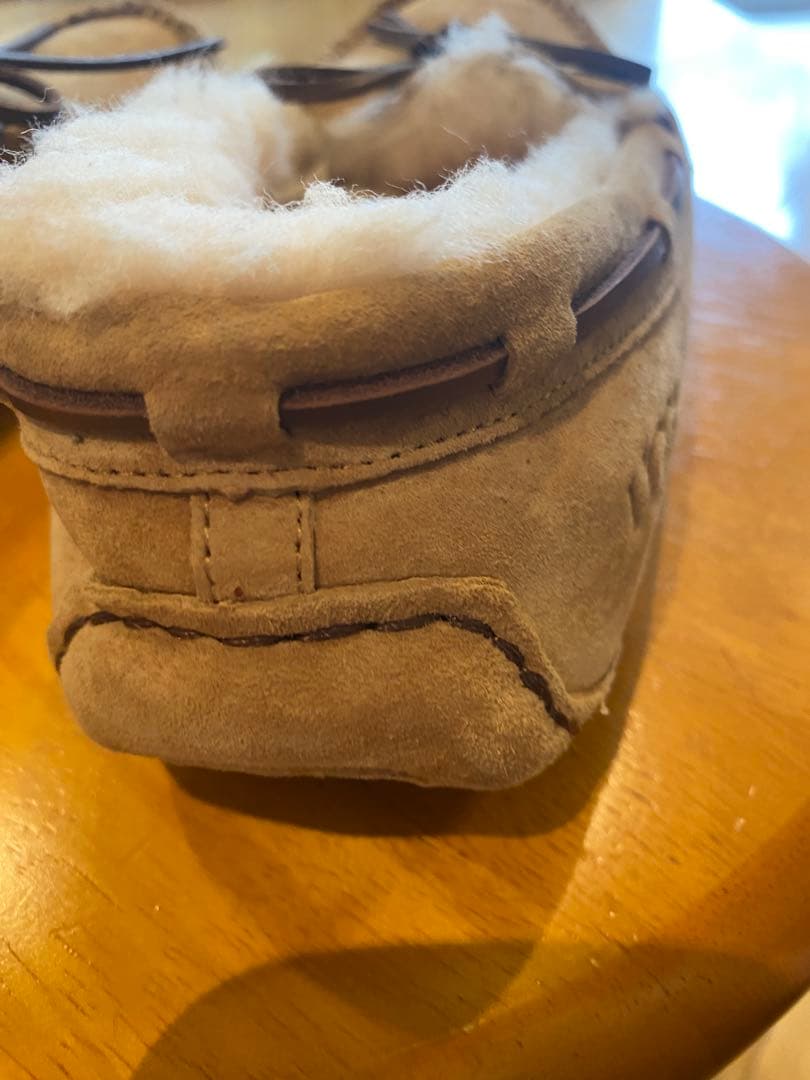 UGG アグ　ベージュ スウェード モカシン