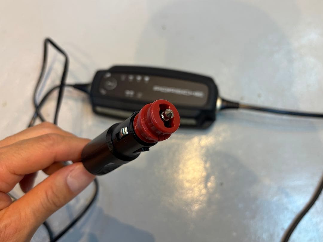 Porsche Charge-o-mat Pro 12Vバッテリーチャージャー