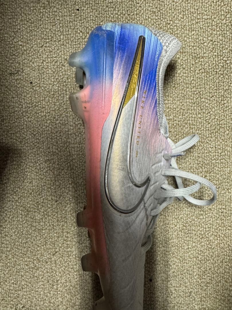 Nike サッカーティエンポ