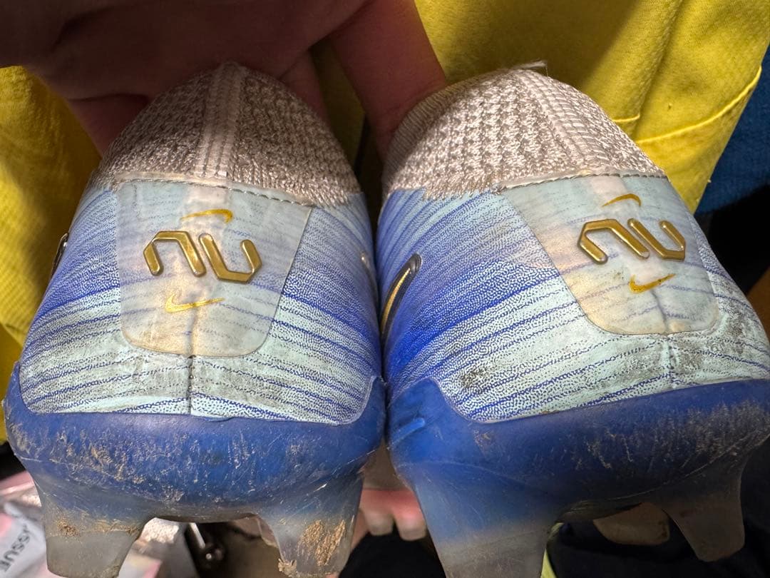 Nike サッカーティエンポ