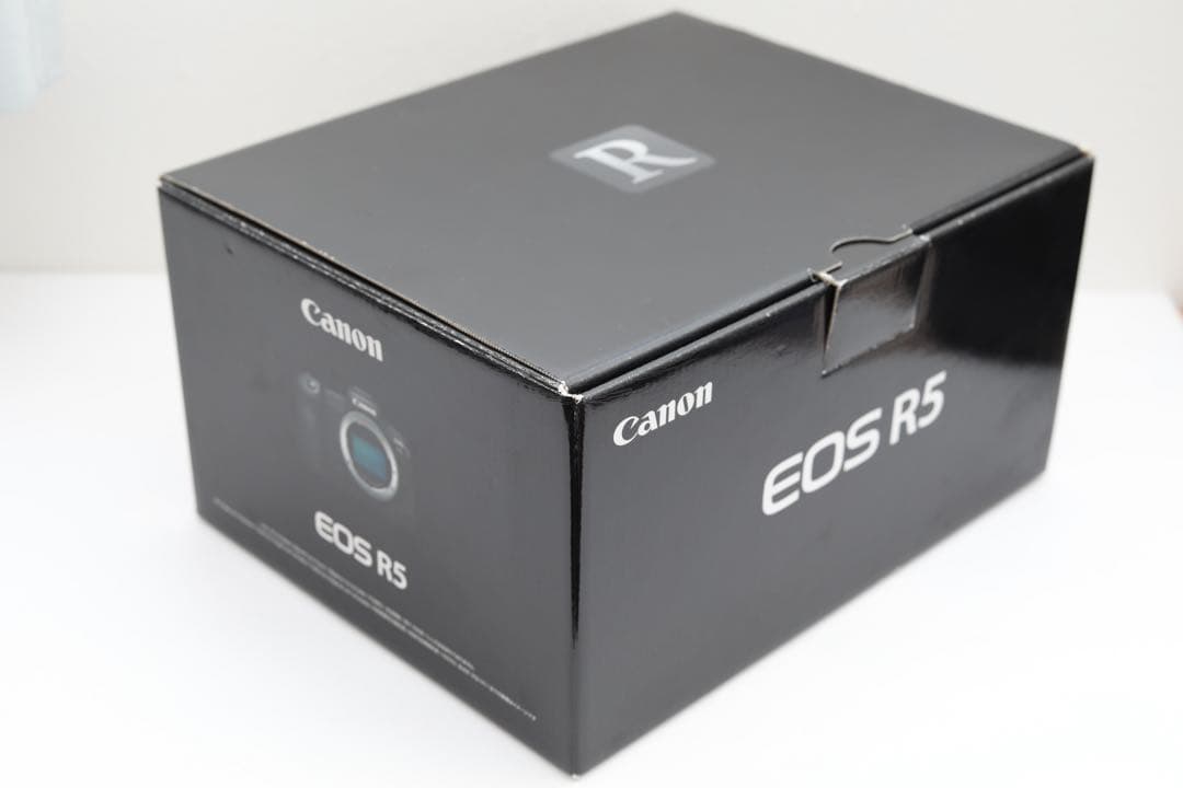 Canon EOS R5 ミラーレス一眼カメラ　【良品】