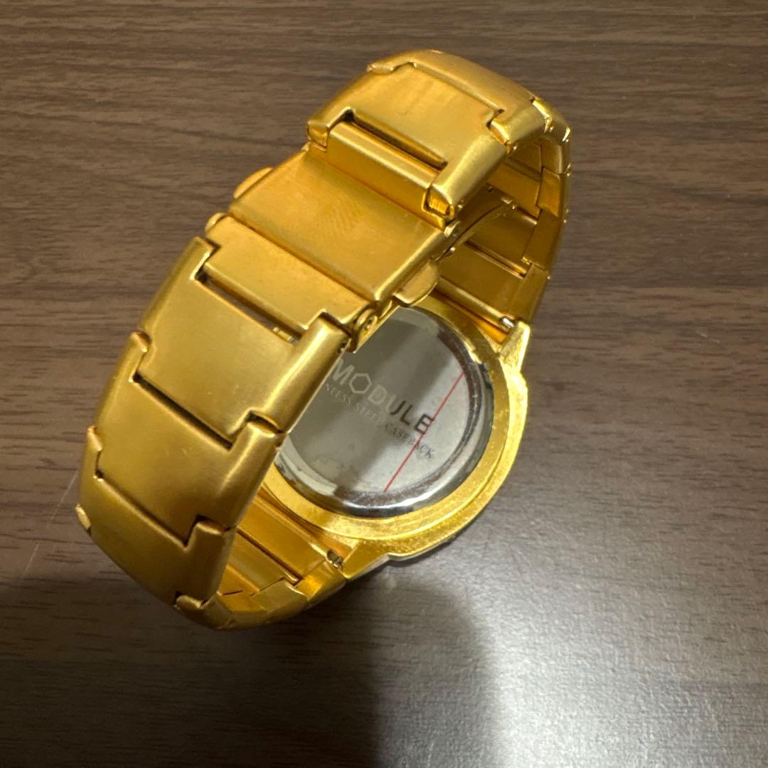 デジタル腕時計