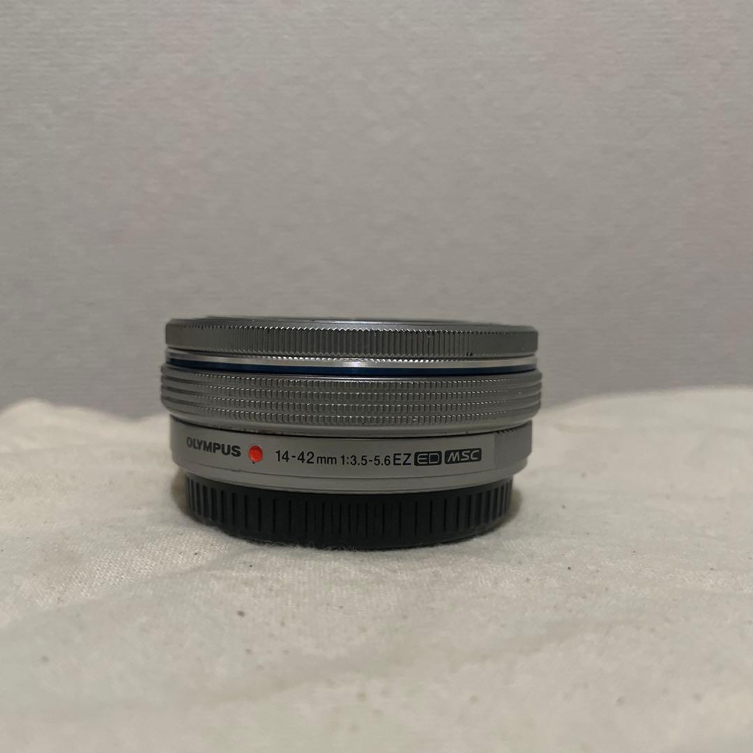 オリンパス 電動パンケーキレンズ M.ZUIKO 14-42mm silver