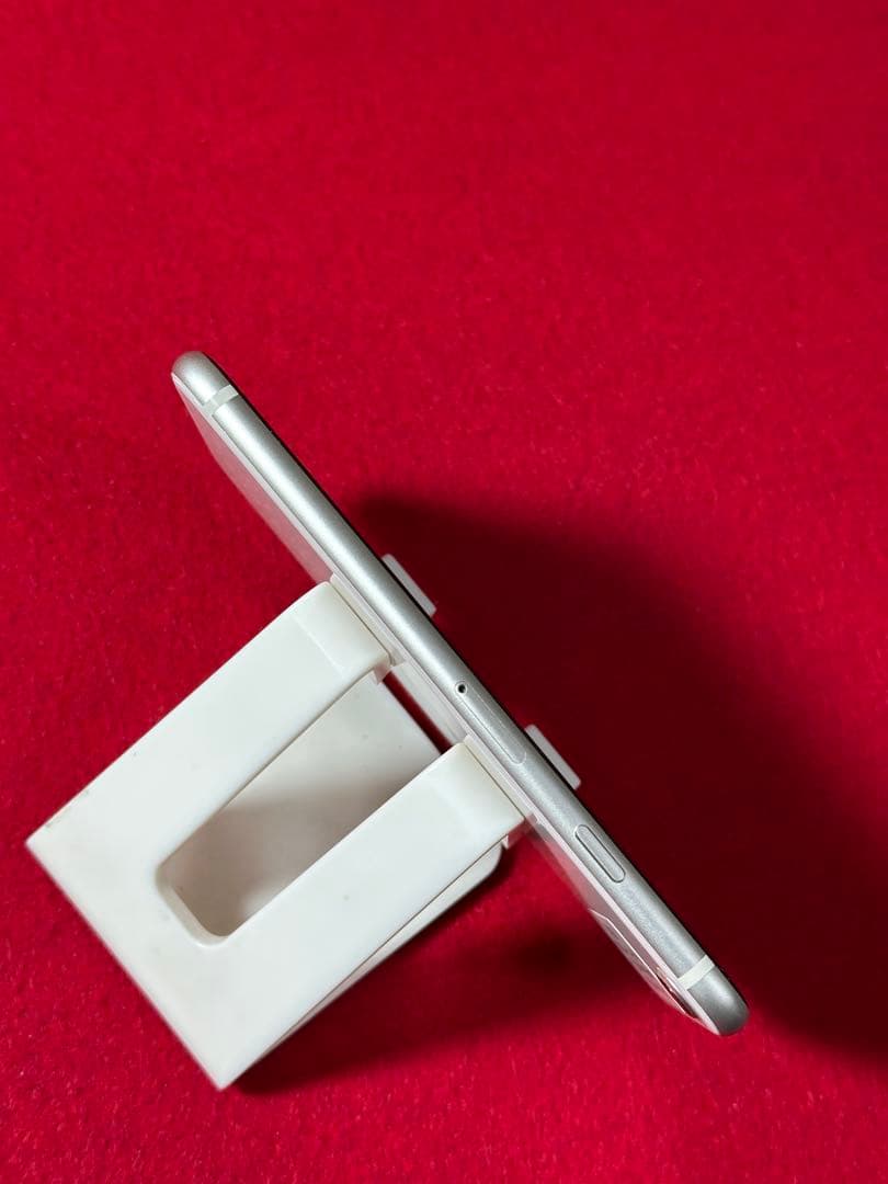 【9350】iPhone SE3第3世代スターライト 64GB simフリー