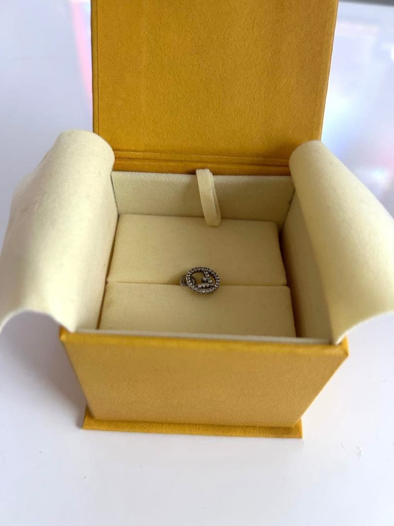 ゆうか FENDI フェンディ　ピアス　片耳　箱付き