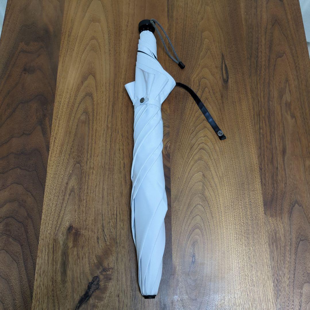 サンバリア100 折りたたみ日傘　２段折 コンパクト / 無地 ホワイト