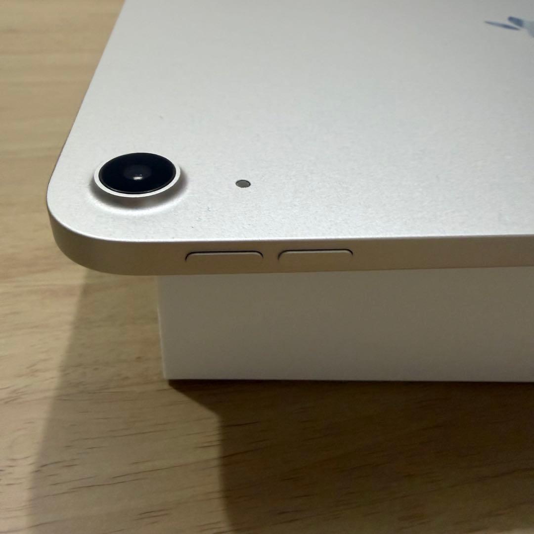 【美品】iPad Air 第7世代 Wi-Fiモデル 128GB スターライト