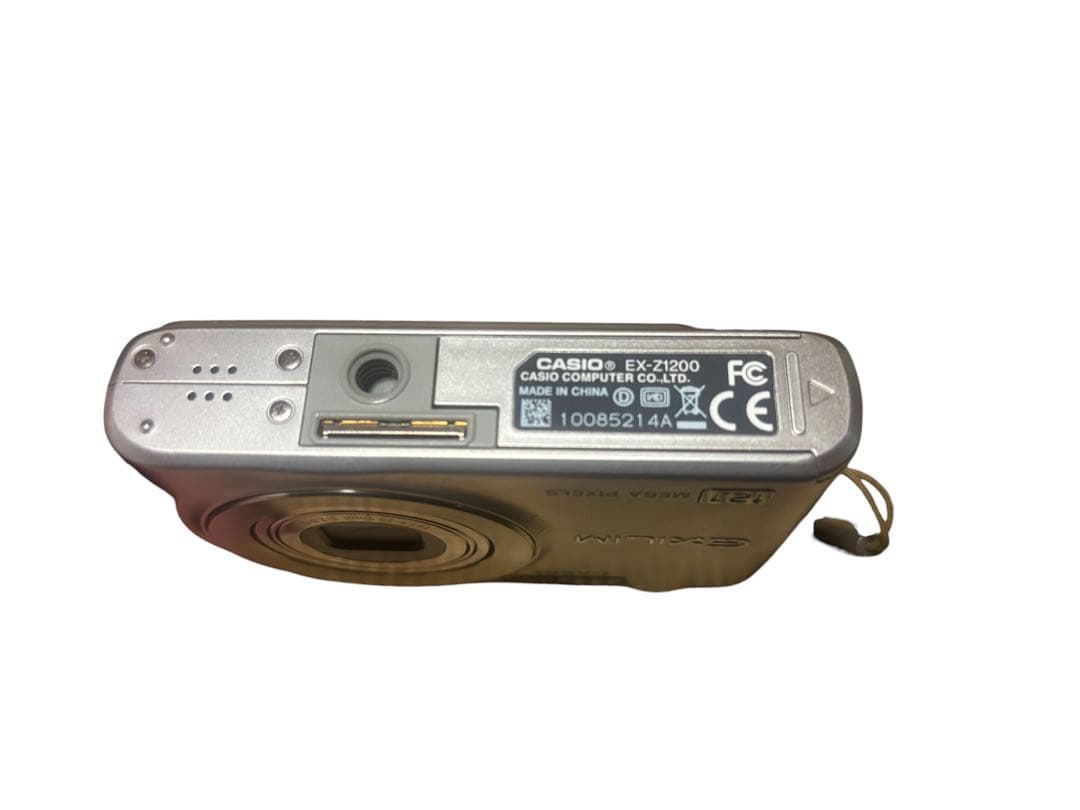 CASIO コンパクトデジタルカメラ EXILIM EX-Z1200 シルバー