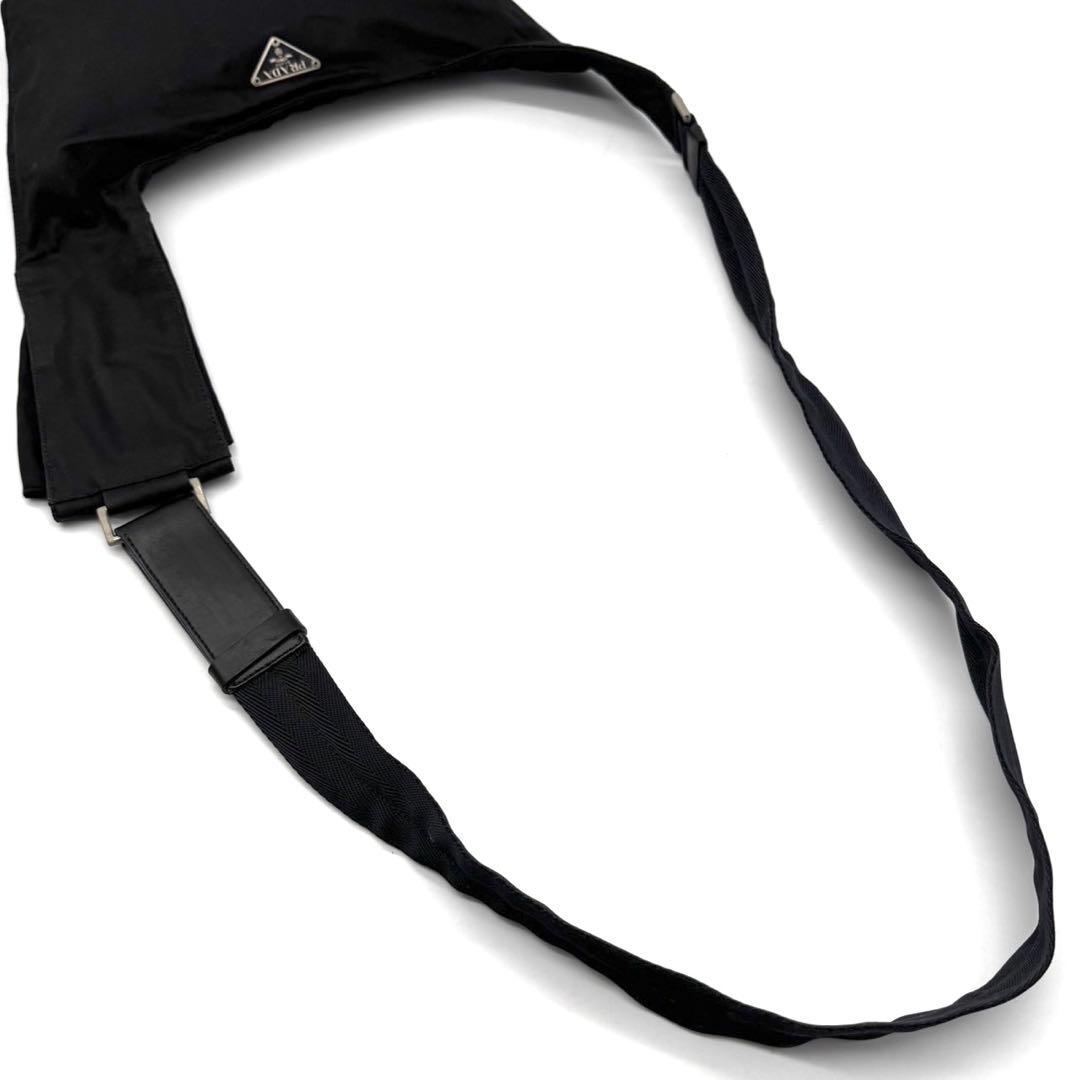 ✨極希少✨プラダ ボディバッグ 三角ロゴプレート ナイロン ブラック