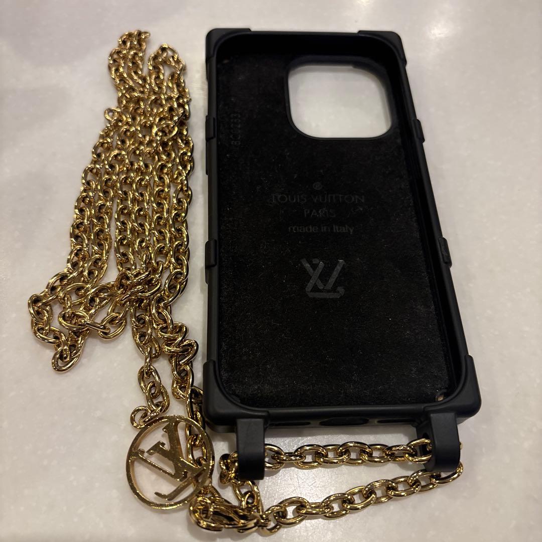 ルイ・ヴィトン iPhoneケース ブラック チェーン付き　14pro