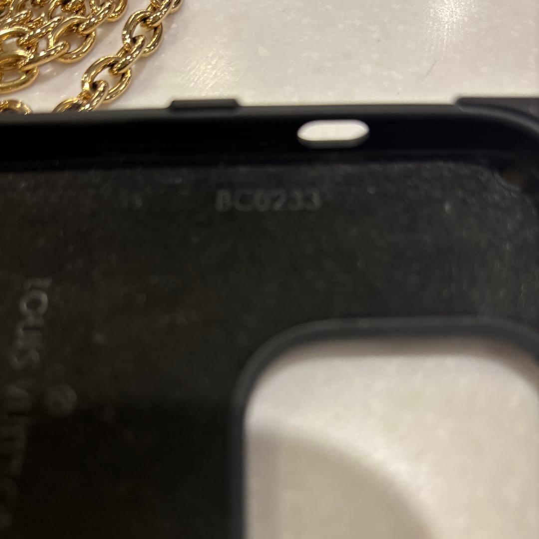 ルイ・ヴィトン iPhoneケース ブラック チェーン付き　14pro