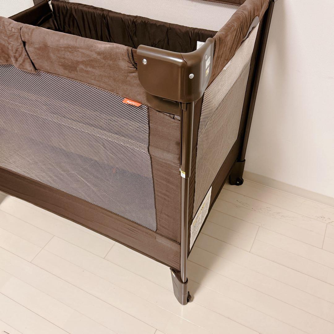 【美品】Aprica アップリカ ココネルエアープラス　ブラウン　ベビーベッド