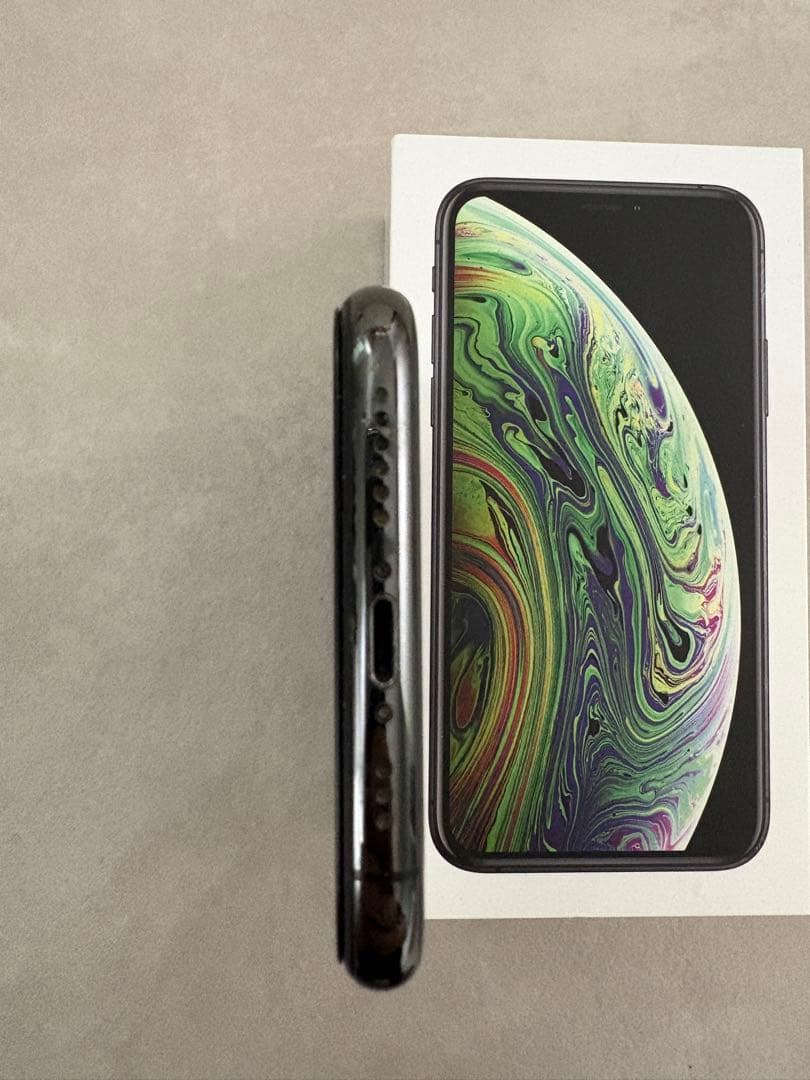 iPhone XS 256GB スペースグレー SIMフリー 美品/画面保護付