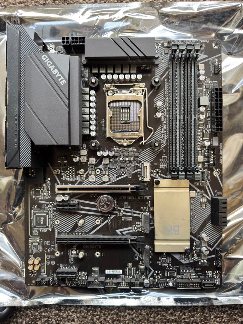 GIGABYTE Z590 UD AC マザーボード