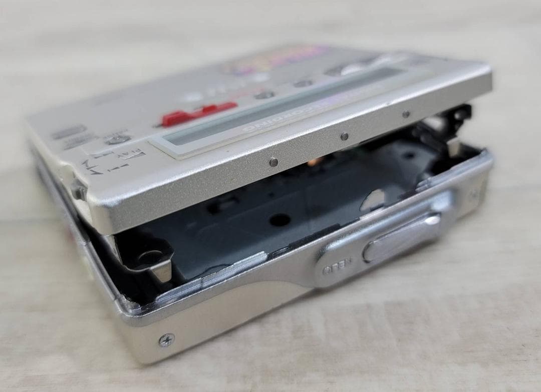 【美品】aiwa ポータブルMDレコーダー AM-F90