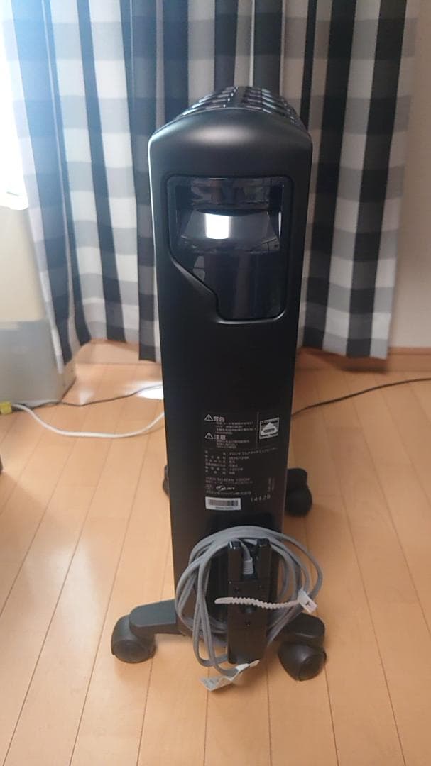 【ほぼ新品・保証あり】デロンギマルチダイナミックヒーター／MDHU12-BK