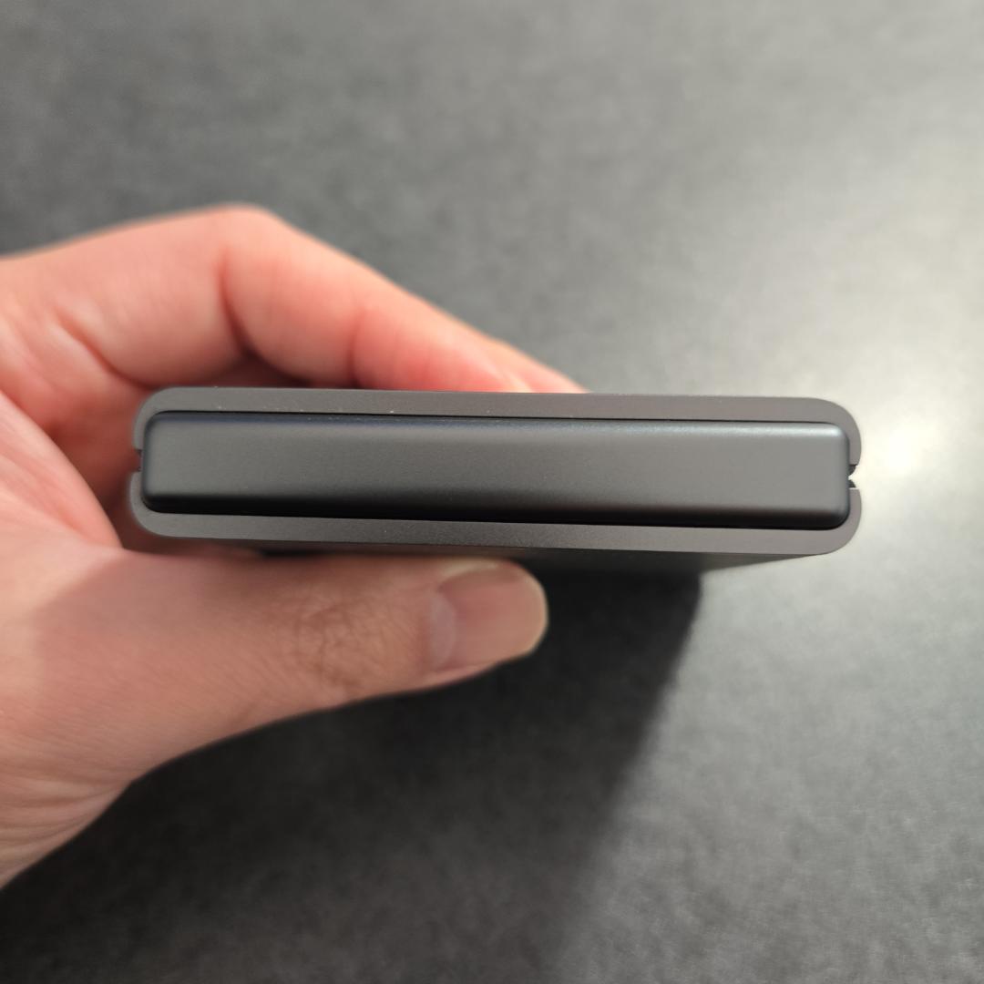 [使用時間・短期] motorola razr 50s コアラグレイ オマケ多数