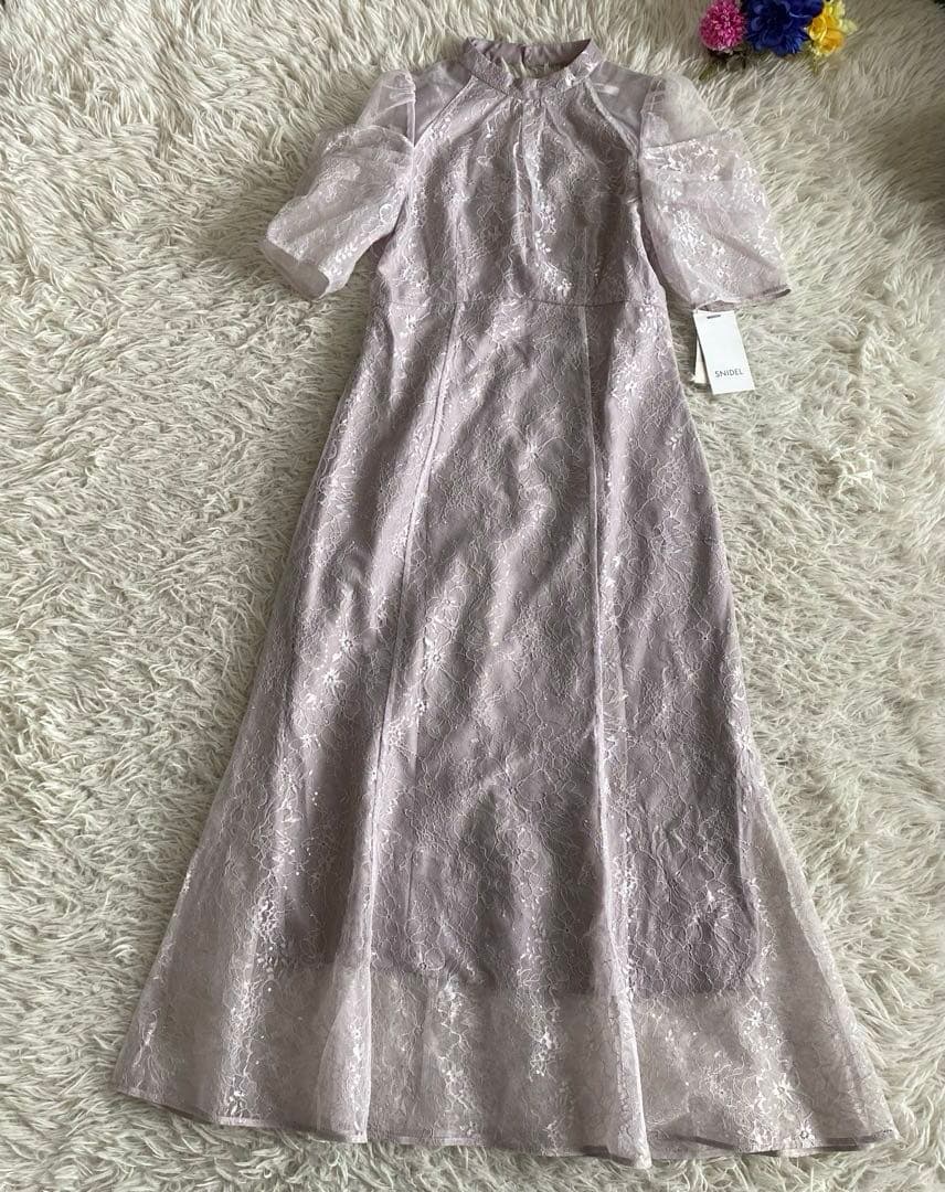 ka新品タグ付き　SNIDEL スパンコールレースドレス 1サイズ