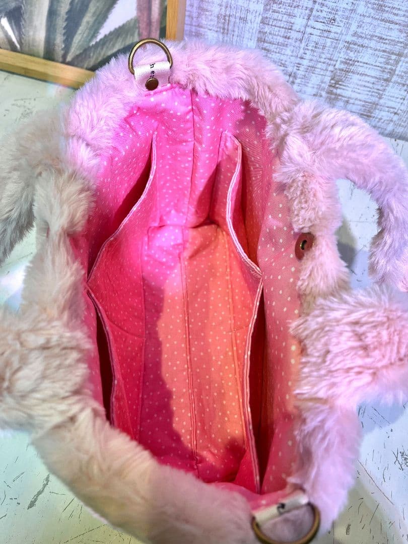 ロラライハリス♡ピンクファー生地♡刺繍のバッグ♡