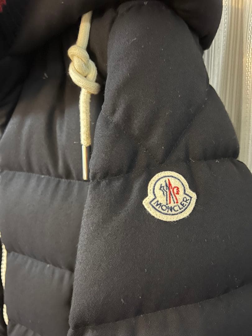 美品　MONCLER フード付きダウンジャケット ネイビー　サイズ2 L相当