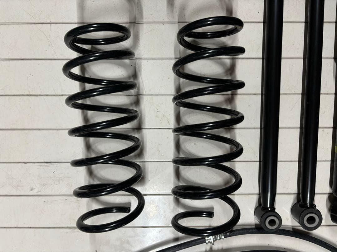 【新車取外し】ジムニー JB64 3型 純正 サスペンション セット